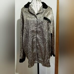 Amanda Stewart Vintage Satin Buttoned Animal Print Pajama Top Women's 1X Sleep